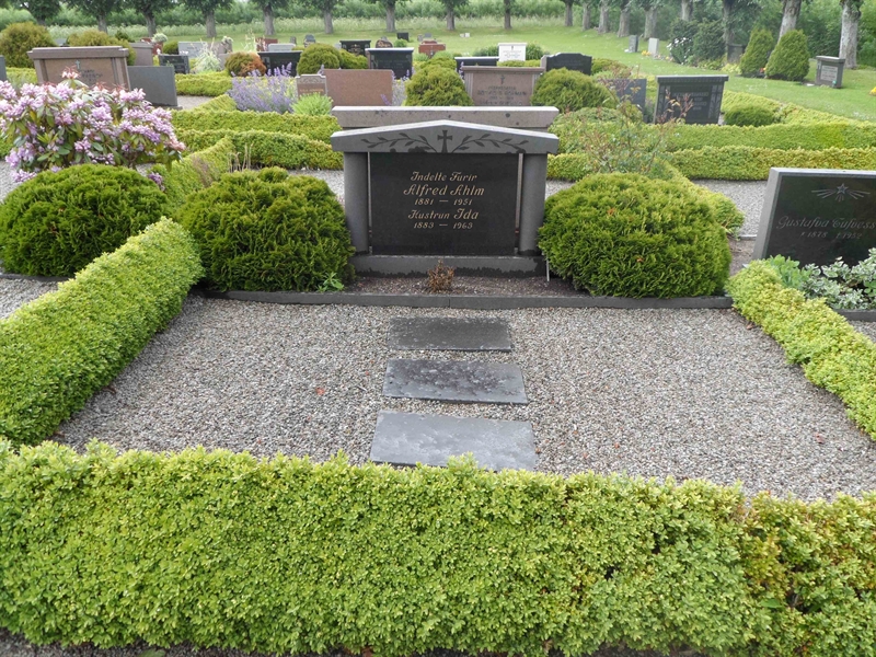 Grave number: ÖV H    40, 41