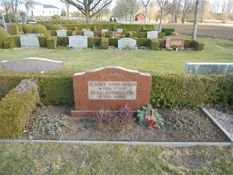 Grave number: V 38   228