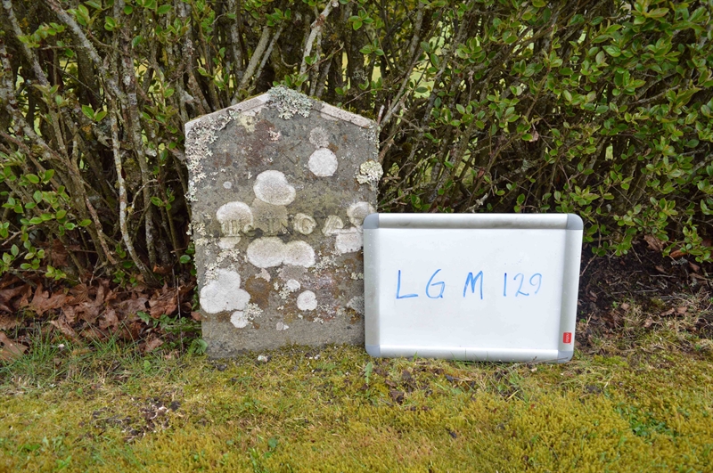 Grave number: LG M   129