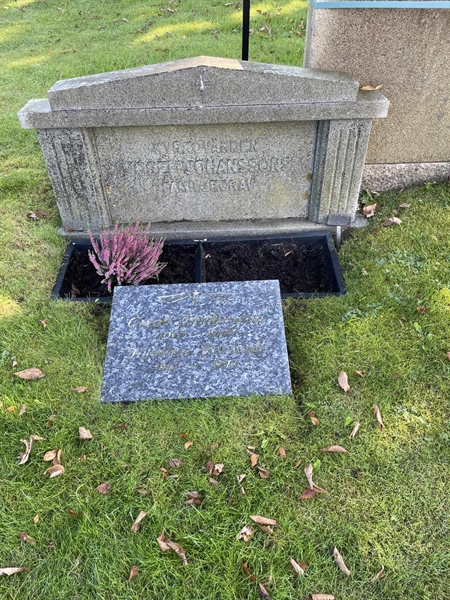 Grave number: 3 GK   292, 293