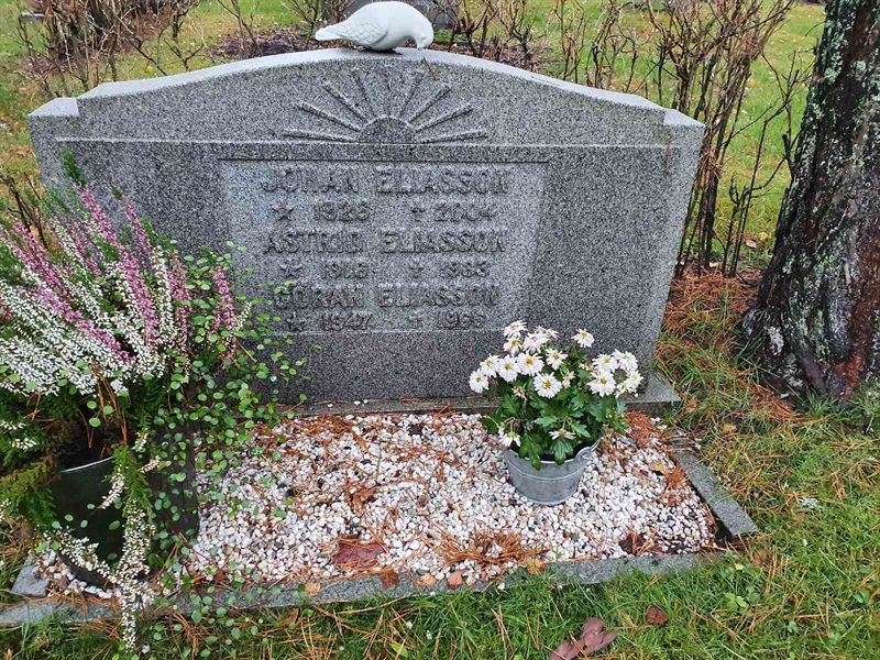 Grave number: SK A5   696-697