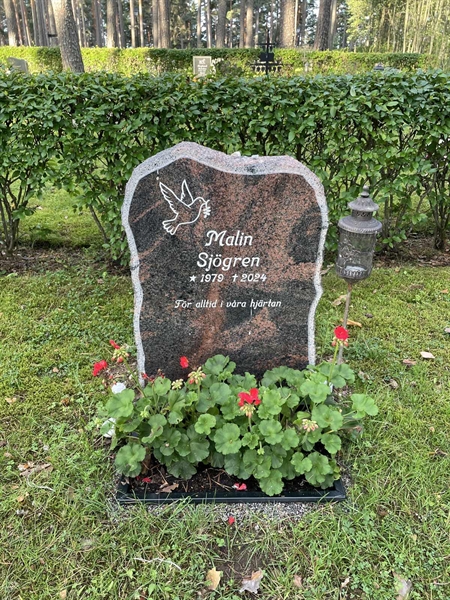 Grave number: 1 KV12   108