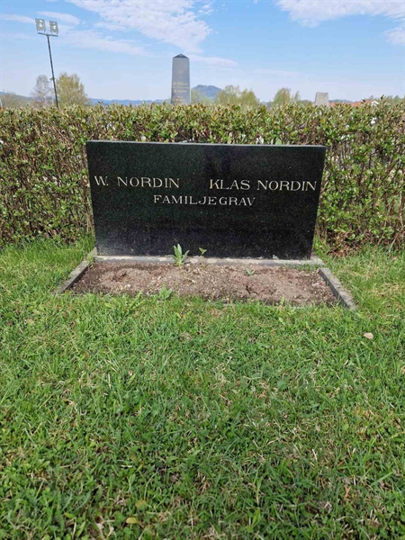 Grave number: 501 01 227-229