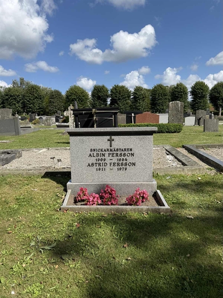 Grave number: ON D   130