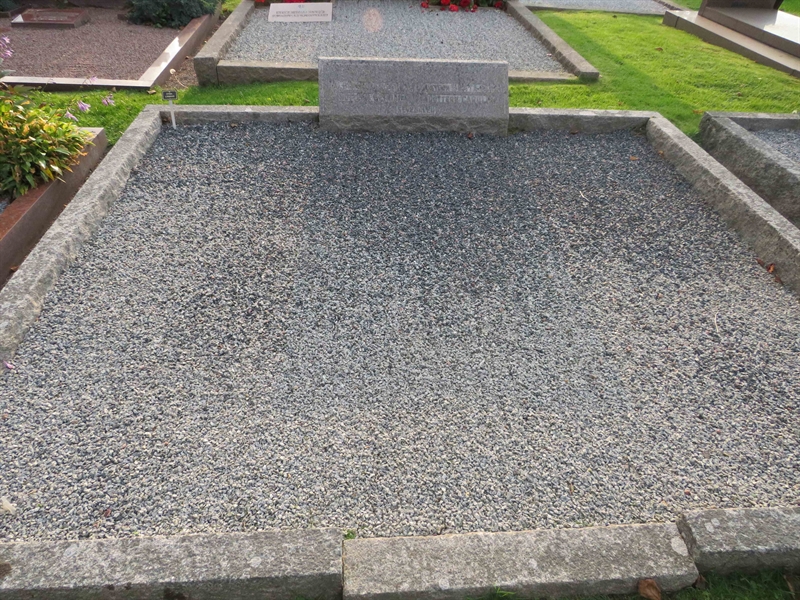Grave number: 1 06  130