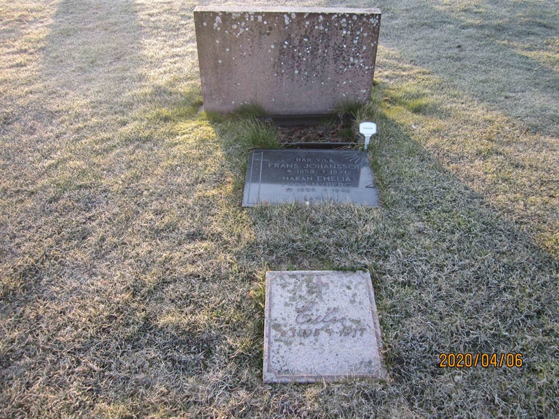 Grave number: 05 P   24