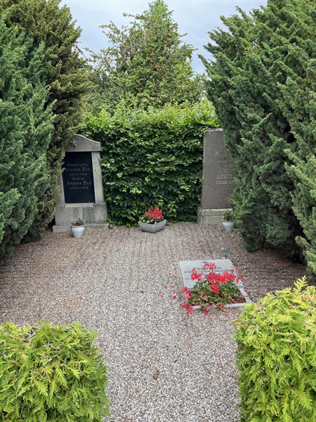 Grave number: NK I 62-63