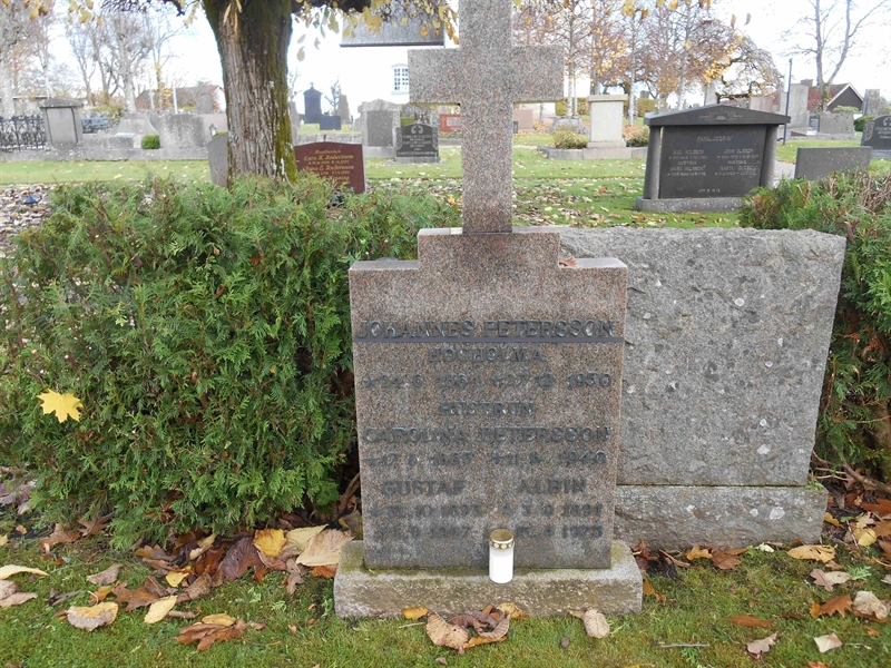 Grave number: Vitt G10   191, 192, 193