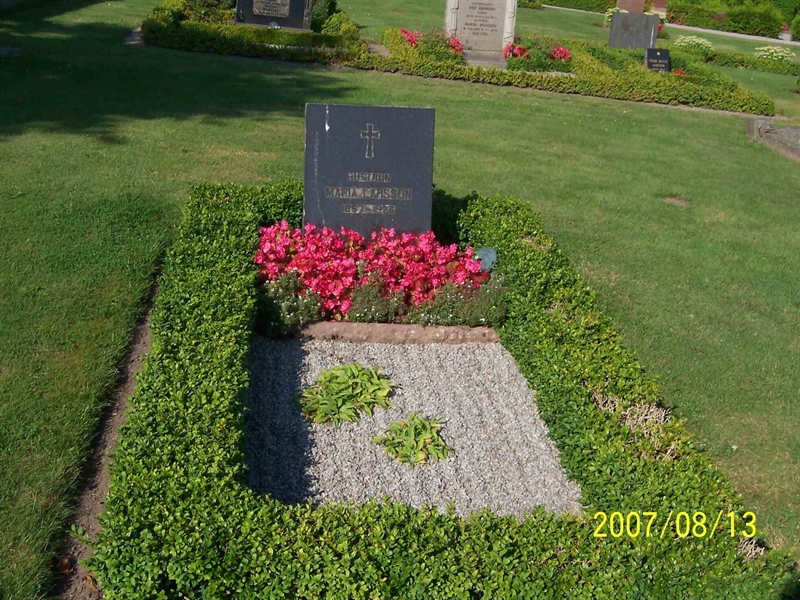 Grave number: 1 2 B    40