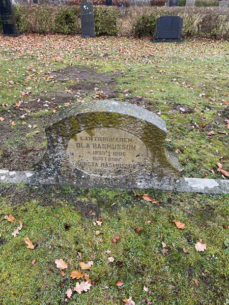 Grave number: VV 2   223, 224