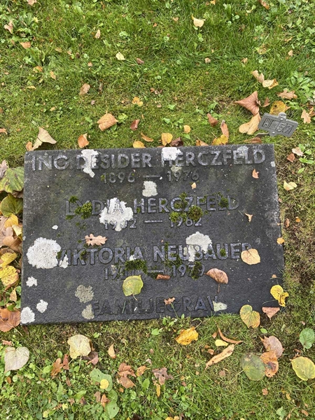 Grave number: 1 H    57