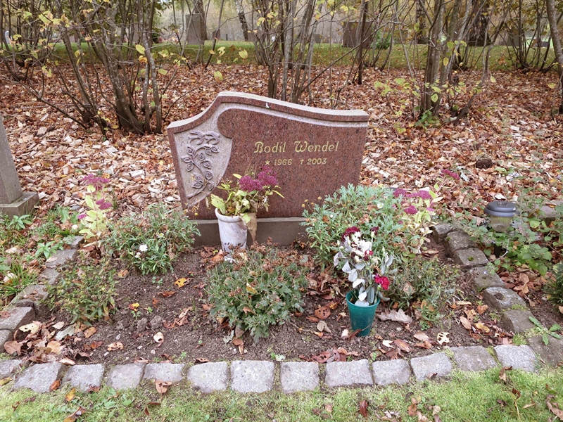 Grave number: HNB RL.I    16