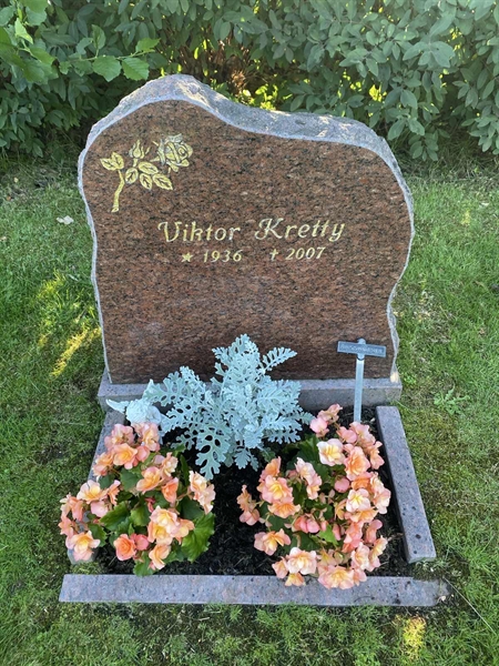 Grave number: G 27    28-29