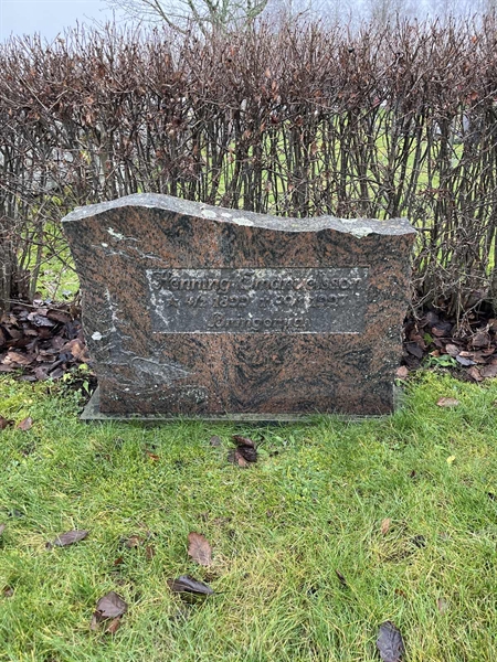 Grave number: Ärt 60 33     8