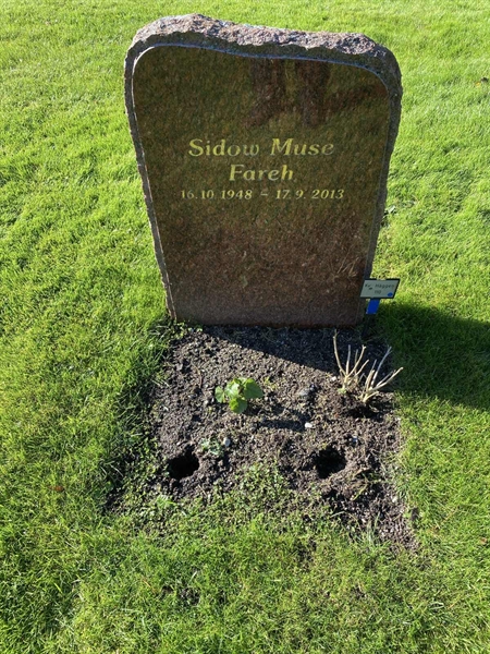 Grave number: 2 H   110