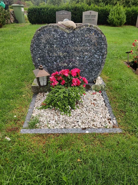 Grave number: VK F    49