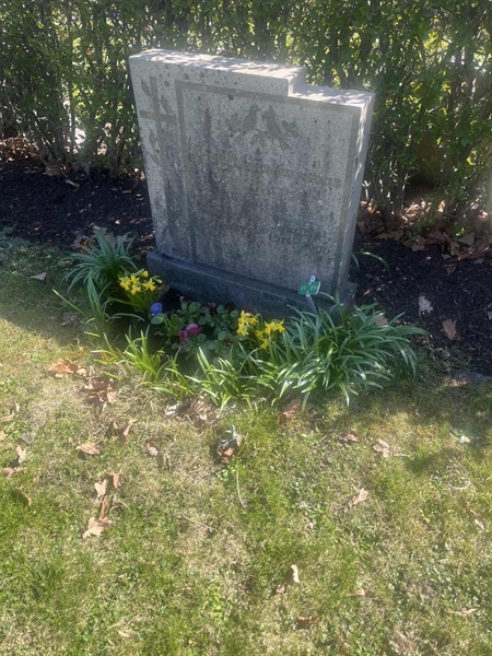 Grave number: 1 3 F1 273