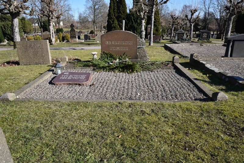 Grave number: SN F    61