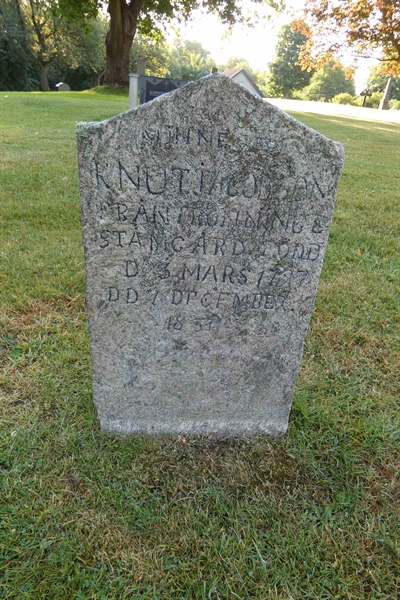 Grave number: TR 1A   285i