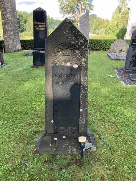 Grave number: 1 03    37
