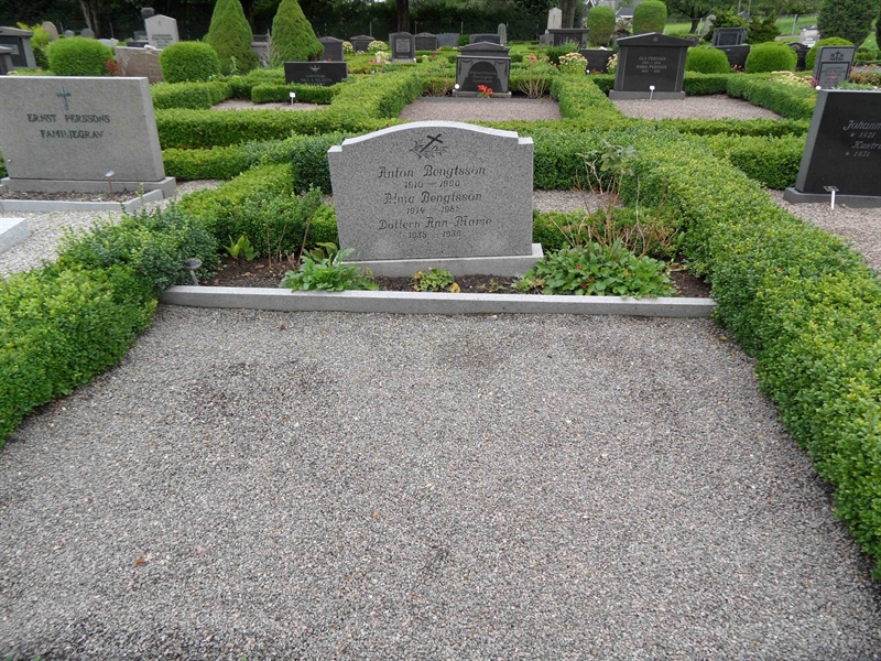 Grave number: VK D    28