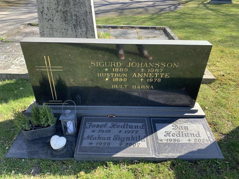Grave number: GA E 2, 3