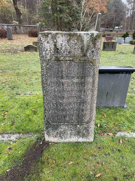 Grave number: VV 2    82, 83