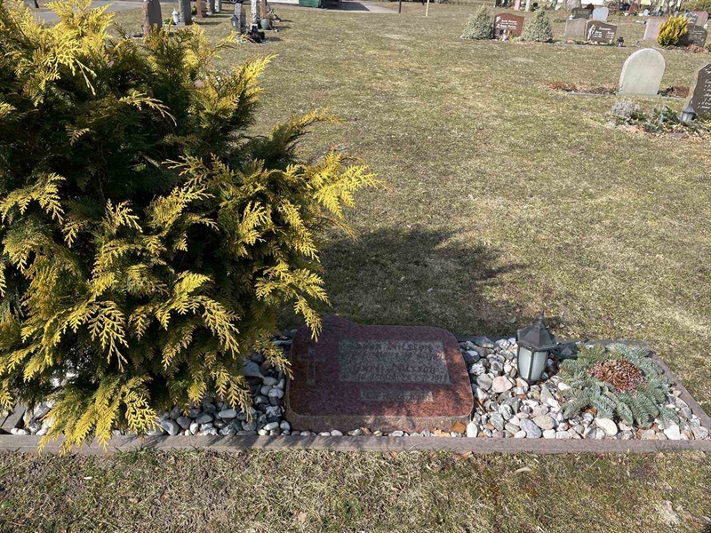 Grave number: VV 1   499, 500