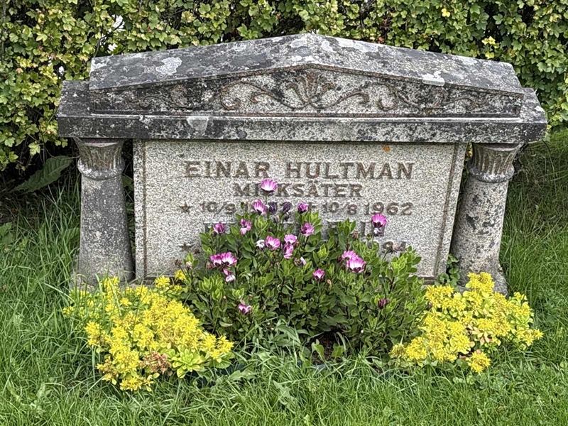 Grave number: IN 22   495