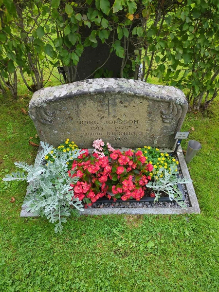 Grave number: 1 23    39-40