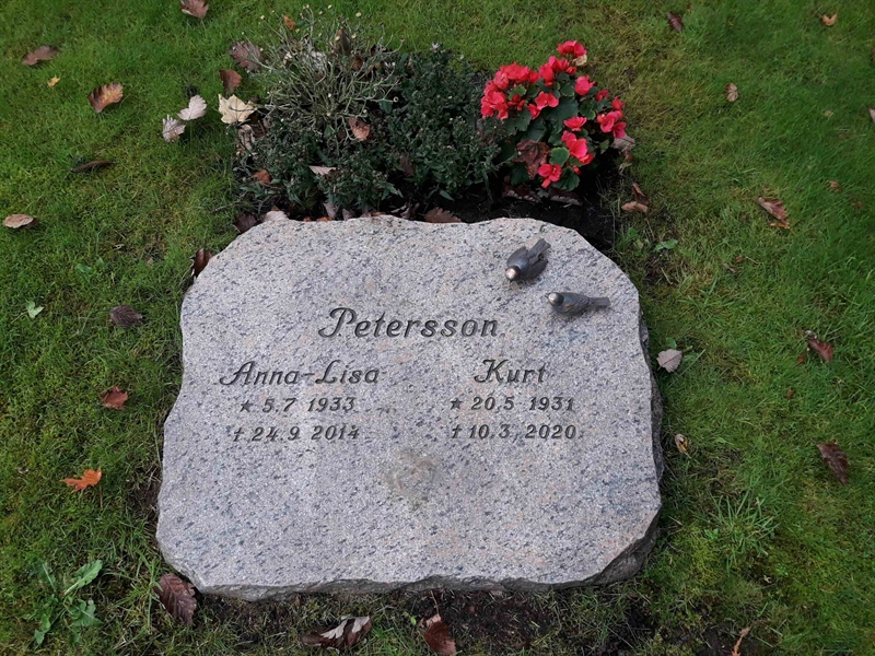 Grave number: TÖ 1   705