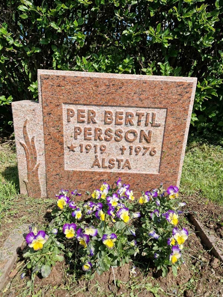 Grave number: 501 30 5550