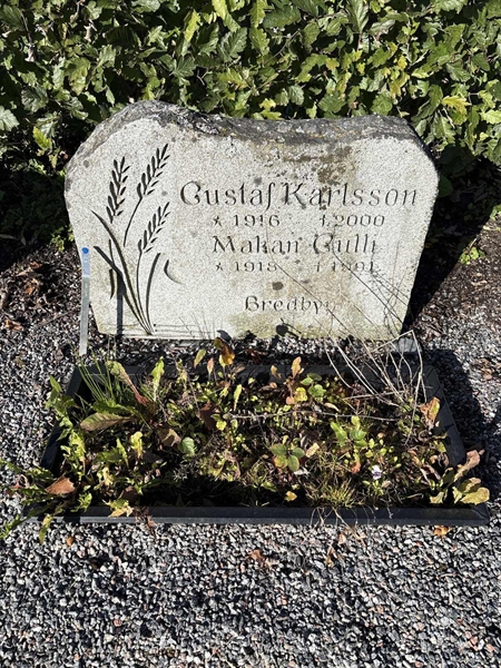 Grave number: 4 N NE    17