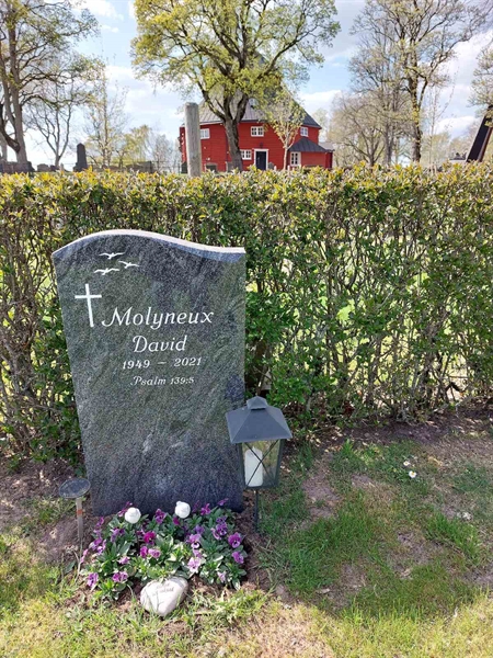 Grave number: HÖ 9   11, 12