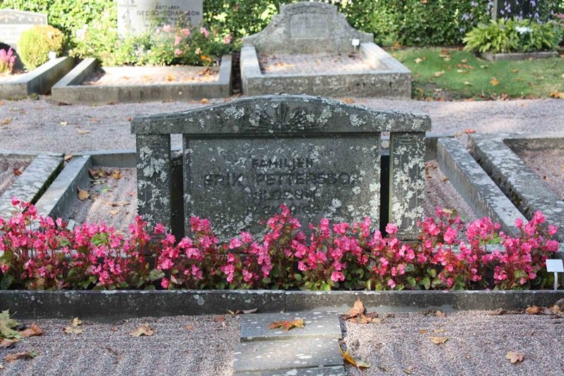 Grave number: 1 K G  138