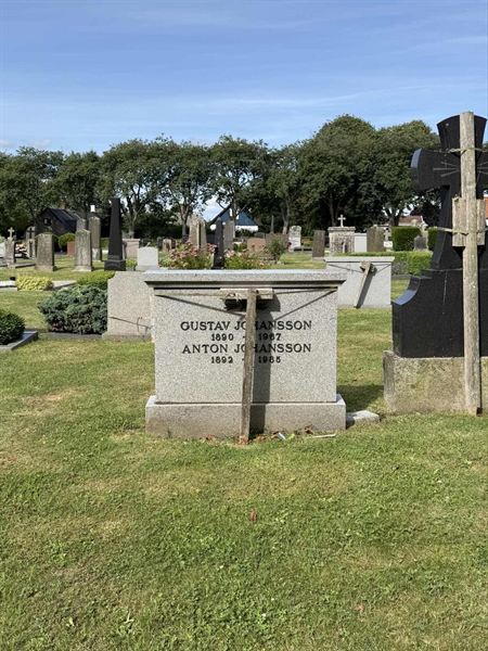 Grave number: ON C   498, 499, 500