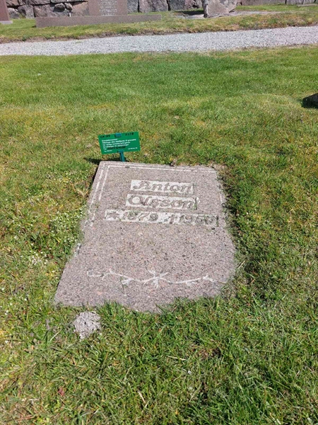 Grave number: GM 004  2239