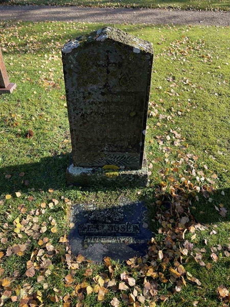 Grave number: VV 5   186, 187