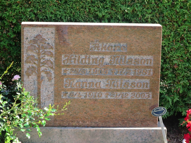 Grave number: HK M     7, 8