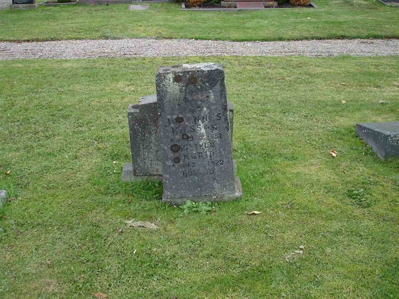 Grave number: FN E    27, 28