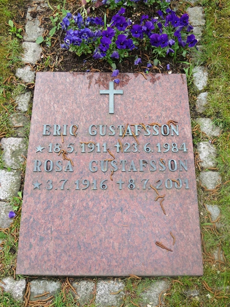 Grave number: HÖB N.UR   380