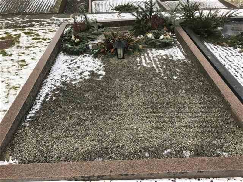 Grave number: ÖK 01  13401-13402