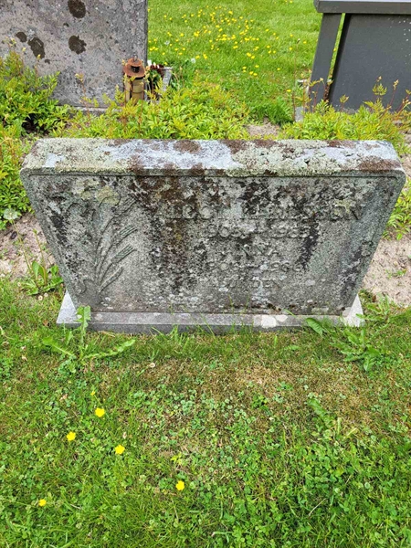 Grave number: kö 01 15   137D-E