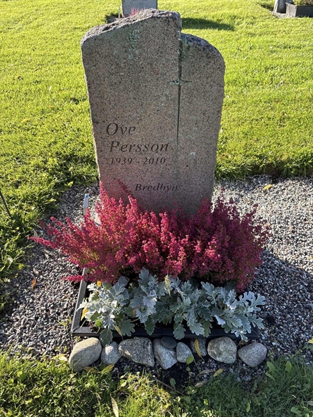 Grave number: 4 N NC   100