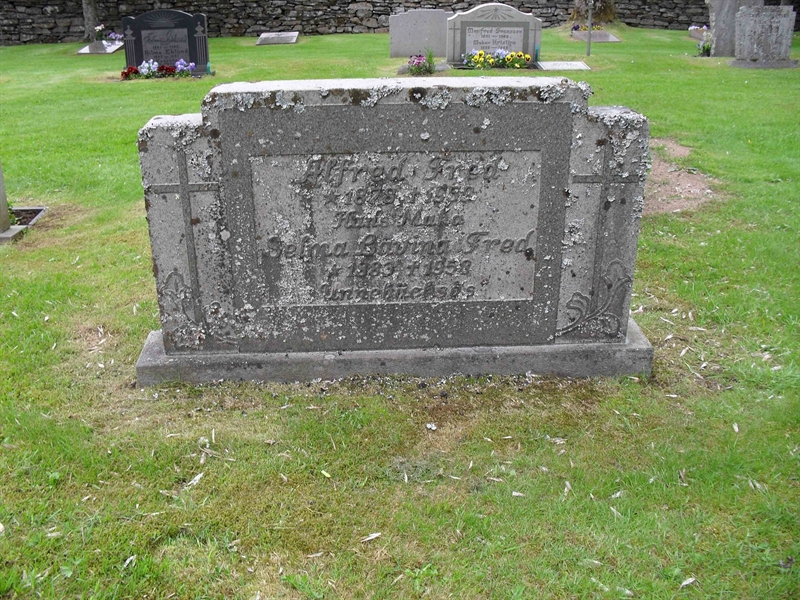 Grave number: SU 03   120, 121