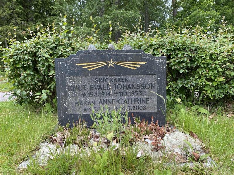 Grave number: 1 08 116, 117