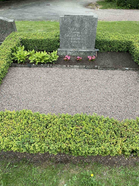 Grave number: EK F 3    81