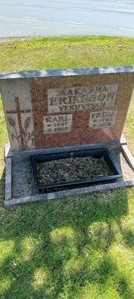 Grave number: 3 Ga Öm 20b-21a