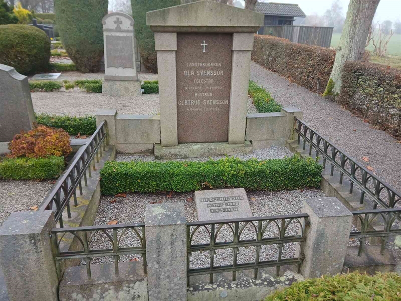 Hautatunnus: FE A    33, 34