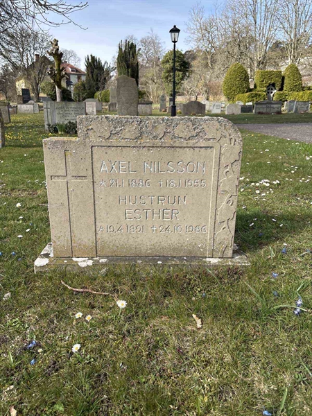 Gravnummer: LI   140